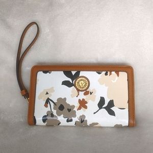 Anne Klein wallet/clutch